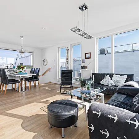 Sea Breeze: Meerblick, Sauna, Dachterrasse, Bootsanleger