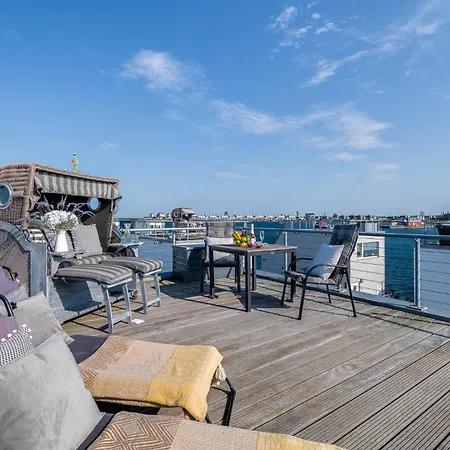 Sea Breeze: Meerblick, Sauna, Dachterrasse, Bootsanleger Olpenitz