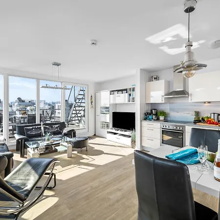 Hébergement de vacances Sea Breeze: Meerblick, Sauna, Dachterrasse, Bootsanleger *