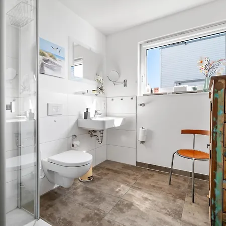 Sea Breeze: Meerblick, Sauna, Dachterrasse, Bootsanleger Holiday home Olpenitz