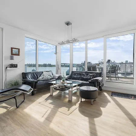 Sea Breeze: Meerblick, Sauna, Dachterrasse, Bootsanleger Olpenitz