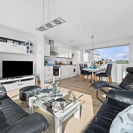 Sea Breeze: Meerblick, Sauna, Dachterrasse, Bootsanleger * Olpenitz