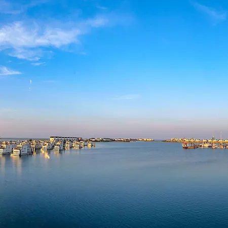 Sea Breeze: Meerblick, Sauna, Dachterrasse, Bootsanleger Feriehus *