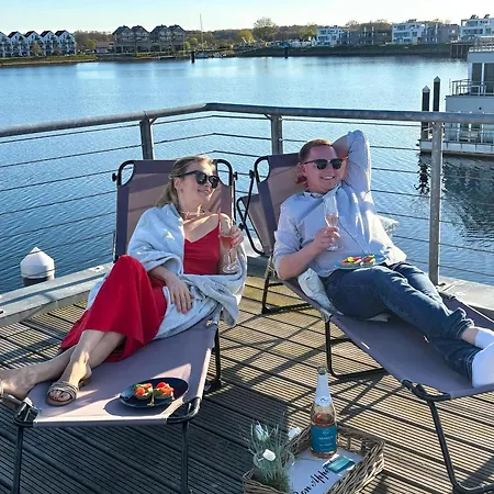 Sea Breeze: Meerblick, Sauna, Dachterrasse, Bootsanleger *