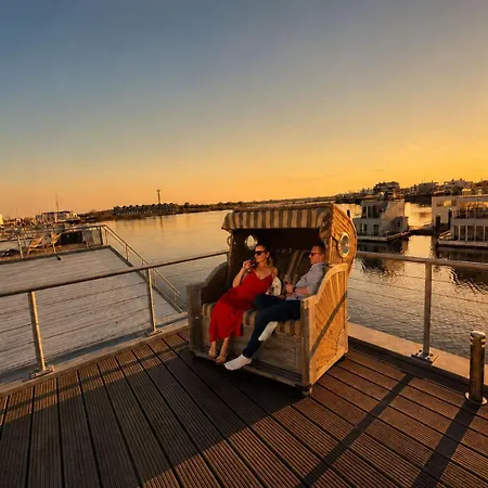 Sea Breeze: Meerblick, Sauna, Dachterrasse, Bootsanleger *